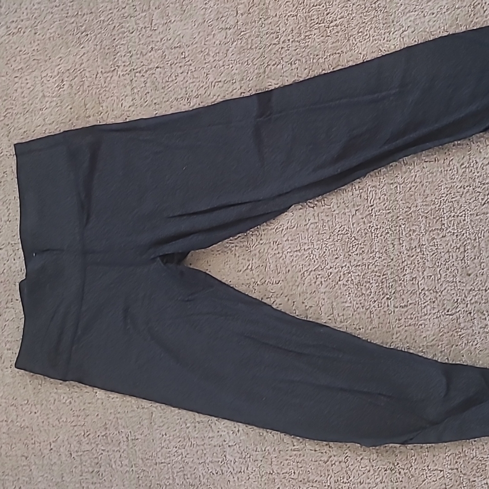 90 degree, size medium Capri dark gray leggings